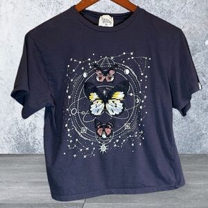 Dirtee Laundry Grey Butterfly T-shirt Women’s size Medium